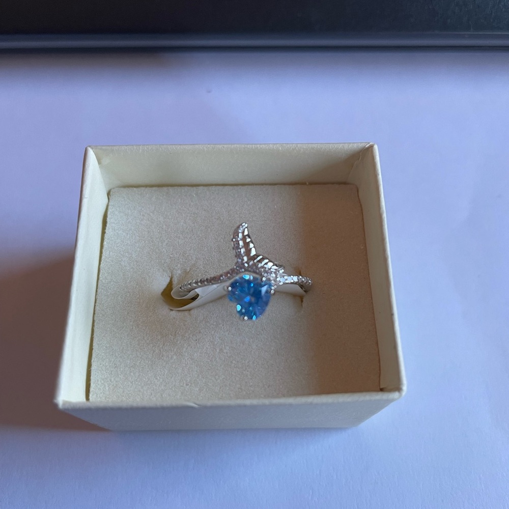 Sterling Silver Ring size 7 Blue heart Stone Mermaid Tail band